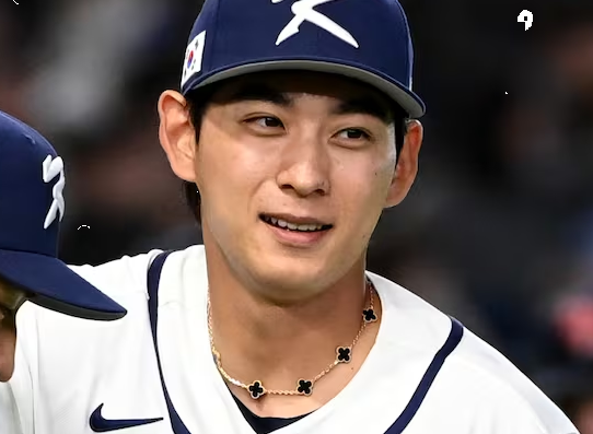 이정후 반클리프 목걸이 가격 얼마일까? WBC 중계 화제된 네잎클로버 목걸이 메이저리그 유행....