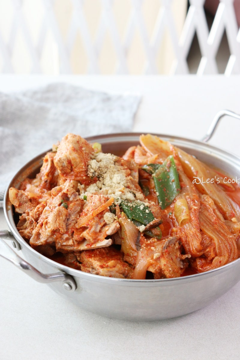 김치감자탕 끓이는법 돼지등뼈해장국 레시피