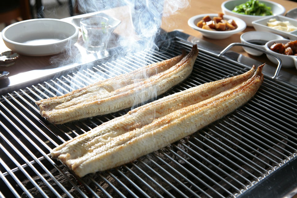 강변식당 사진 1