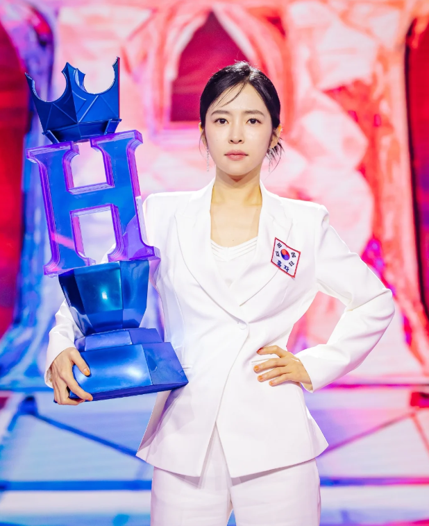  홍자, 성대 결절 속 투혼 무대…팬 위한 노래였다