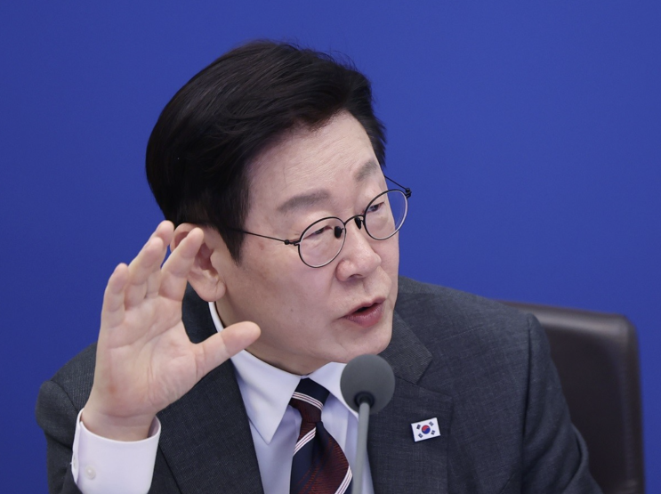 김어준 방송이 불붙인 ‘이재명 <b>공소 취소</b> 거래설’... 