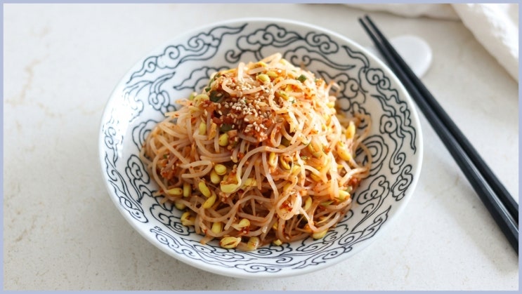  엄마 이거 왜 이렇게 맛있어? 편식쟁이 아이도 홀린 고소한 콩나물무침 레시피