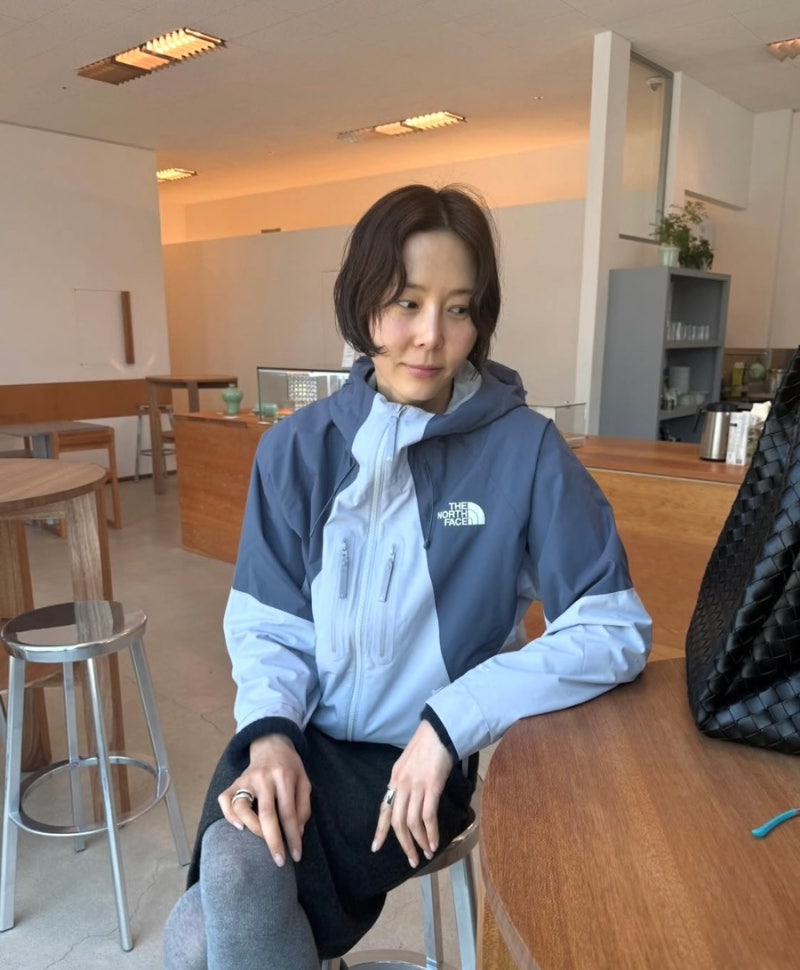 간절기 아우터 추천, 김나영 노스페이스 몬테라 바람막이 코디