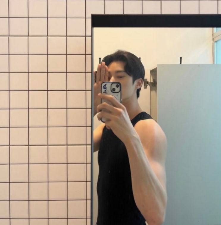  벌크업 안했으면 어쩔 뻔.. 존재감 없었는데 몸 좋아지고 스타 된 남자배우들 (+과거)