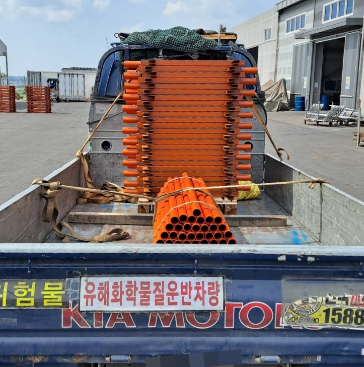  안전 난간대 - 앙카형(일체형) 발코니 유로폼 난간대 브라켓 까치발 판매