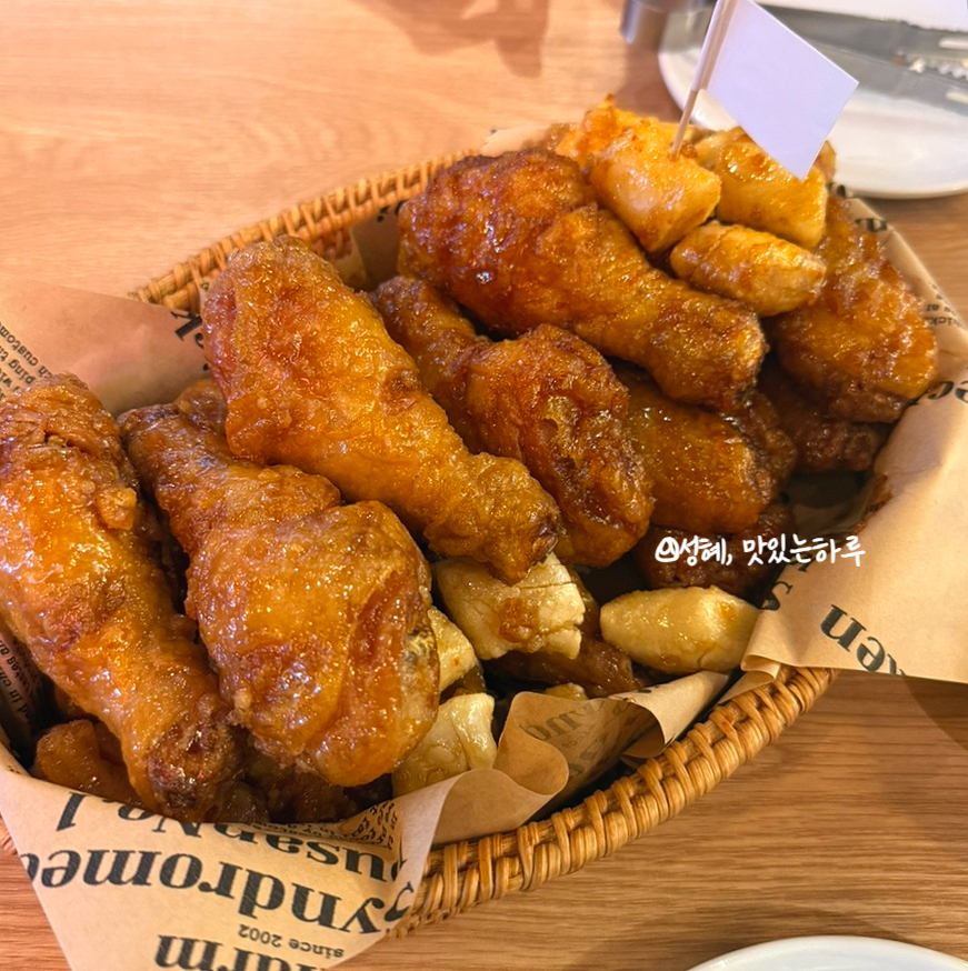 치킨신드롬 덕천포레나점 사진 1