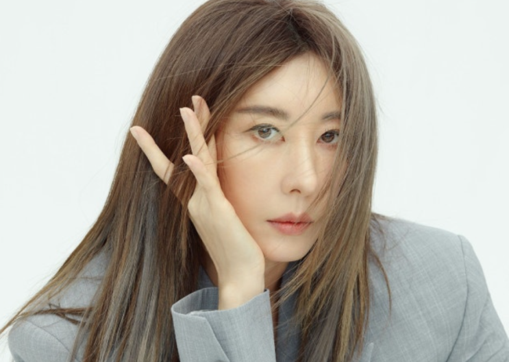  김완선 불법 기획사 송치, 다음은 누굴까