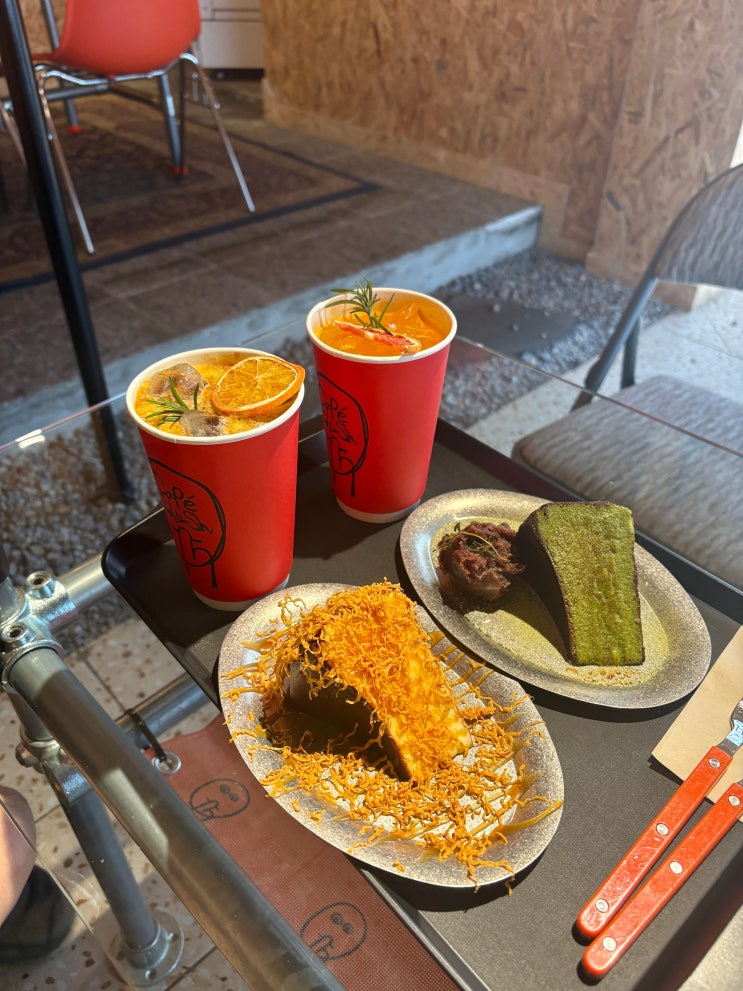  용산역대형카페 카페슈스:) 레몬샷, 오란샷, 치즈케이크 맛집