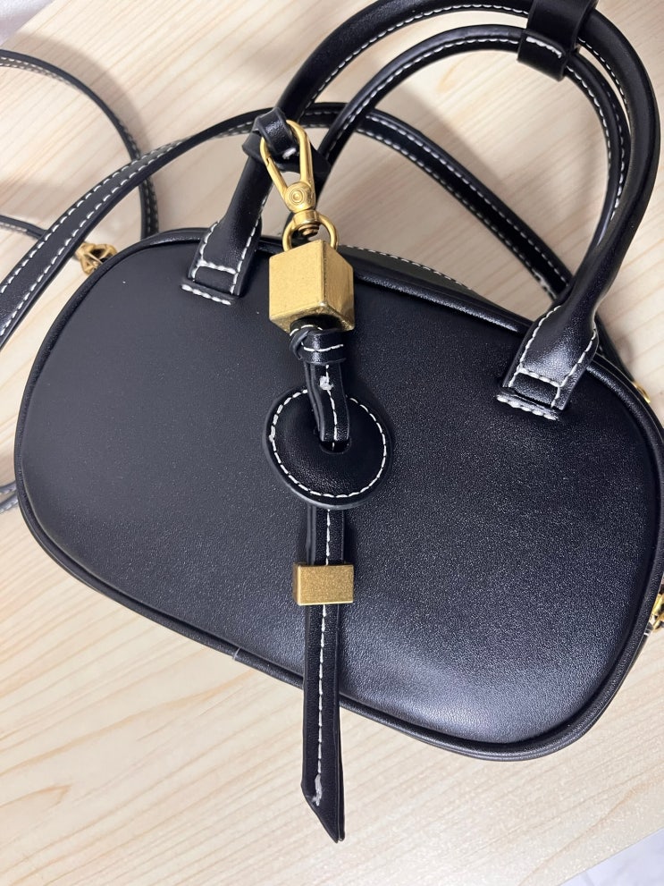  ZARA 톱스티칭 미니 숄더백 내돈내산 후기