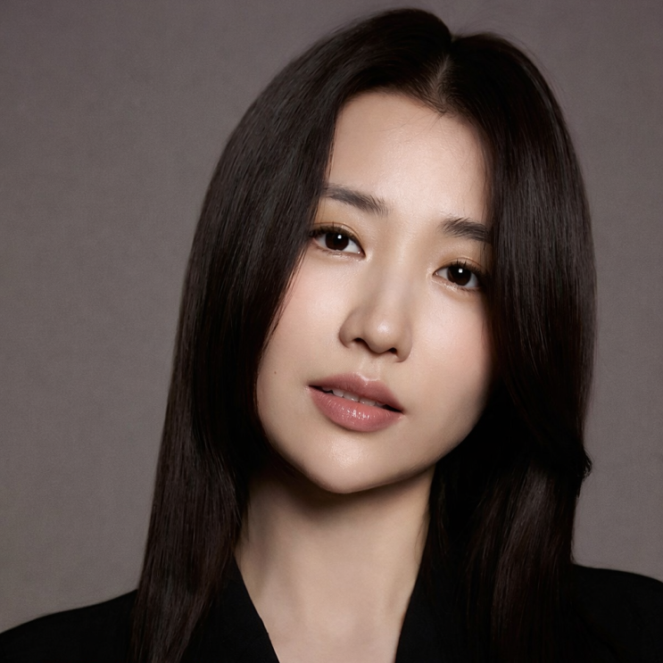 박하선 블리츠웨이엔터테인먼트와 <b>재계약</b> 체결하며 동행 이어가