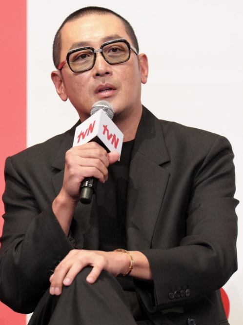  ️ '건물주' 하정우의 고백 "건물주라고 항상 핑크빛은 아냐… 부동산 시장 안 좋아 손절"
