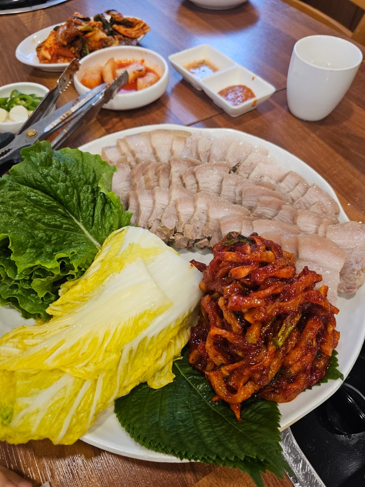  대전 송촌동 맛집 오성칼국수 보쌈 주문하면 선지국 나오는 로컬 칼국수집
