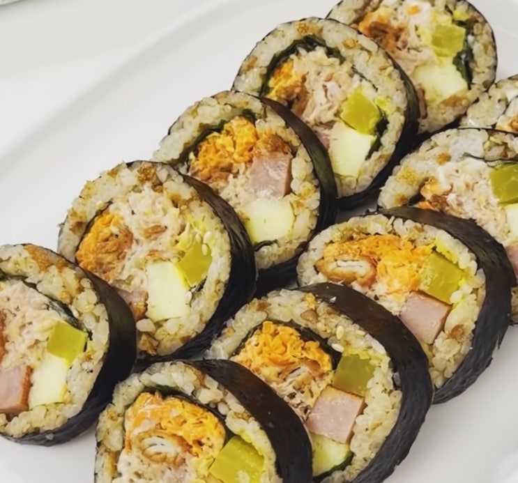  편의점 김밥 신상 GS25 근본 튀김 유부 참치 줄김밥 출시 네이버페이 40% 페이백 및 QR 중복 할인 정리
