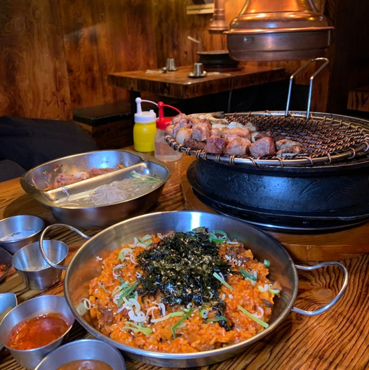  종로 3가역 맛집 고기꾼김춘배 넓고 프라이빗한 고기집 회식
