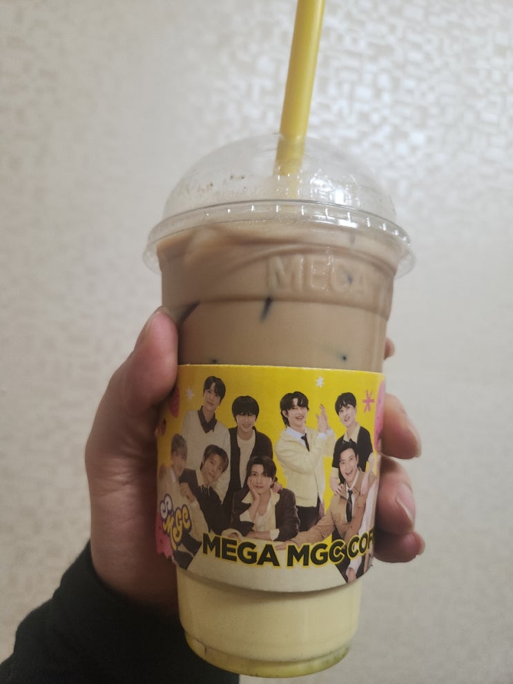 메가커피 새로운음료 커피초코칩 젤라또 슈크림라떼와 칼로리 밀크카라멜 먹는듯한 맛