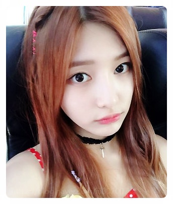 배우 이소율로 돌아온 그룹 다이아 제니의 깜짝 결혼 모델 겸 사업가와 웨딩마치