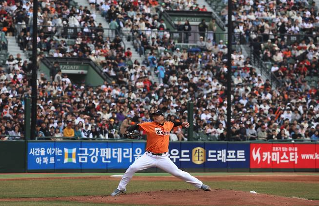  2026 KBO 리그 시범경기 개막… 피치클락 단축과 판독 확대 효과 분석