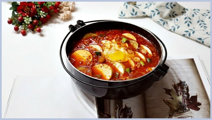  엄마 이거 사 온 거야? 온 가족 엄지척 부르는 얼큰칼칼 순두부찌개 레시피
