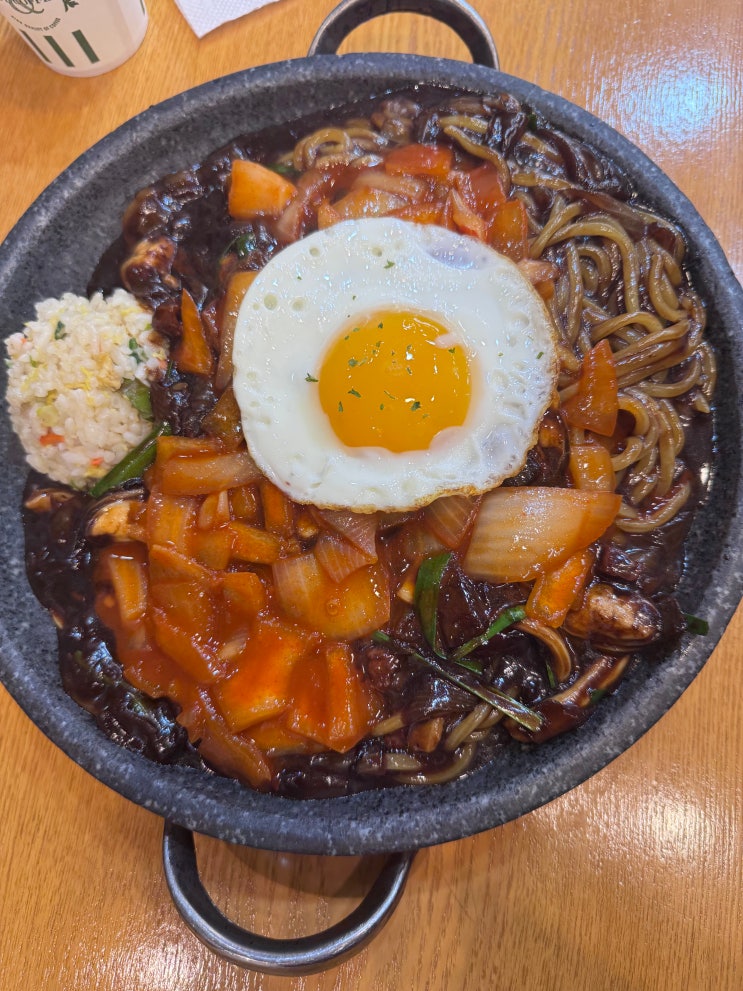  원주 혁신도시 반곡동 돌짜장 추천 ‘반곡돌위에짜장’