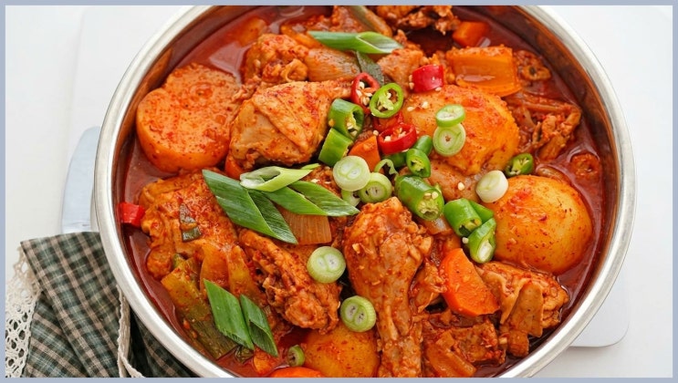  아직도 사 먹어? 끓이기만 하면 끝나는 역대급 닭볶음탕 레시피