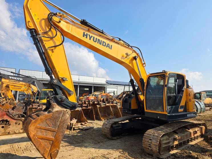  현대 HX235CR 2018년식 표준붐암 08궤도식 중고굴삭기