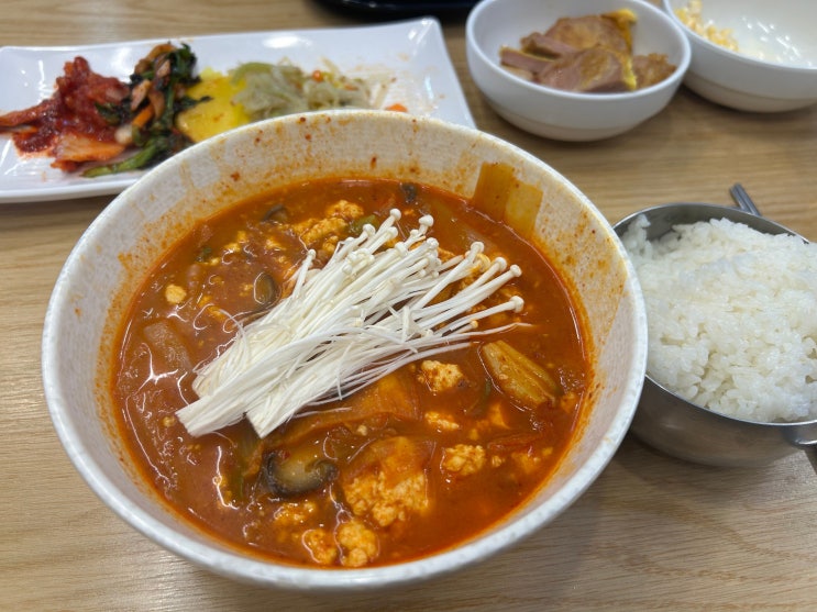  고려대학교 점심시간 줄서는 웨이팅 맛집, 가성비 한식 맛집 추천 <오성식당>
