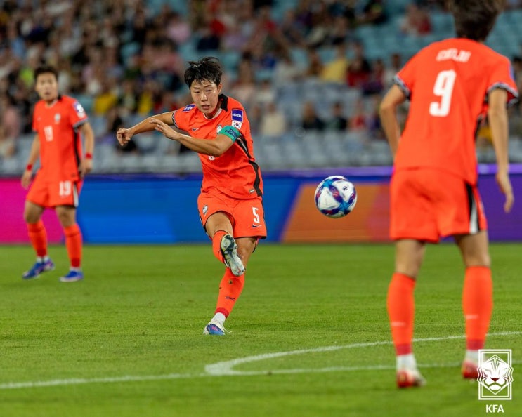 한국 여자축구 <b>6-0 대승</b>, 아시안컵 4강 진출…2027 브라질... 