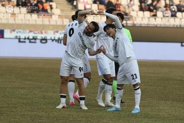 천안시티FC, 화성FC전 2-2 라마스 멀티골로 극적 무승부