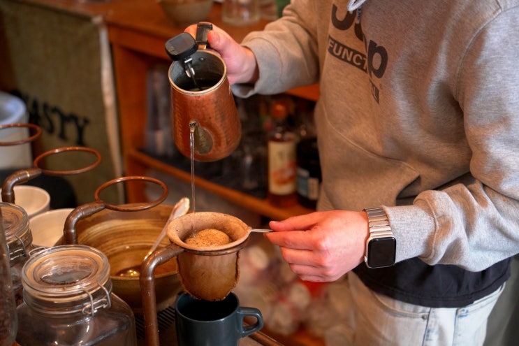  상암동 융드립 카페 야스티커피(Yasty coffee) | 에티오피아 융드립 커피 후기 + 화이트데이 두바이 초콜릿 #내돈내산