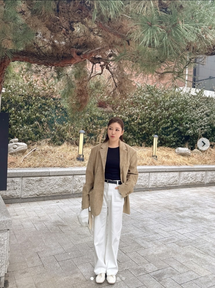  송가인 최근 인스타 근황, 44kg 여리여리한 봄 패션과 새 OST 소식까지