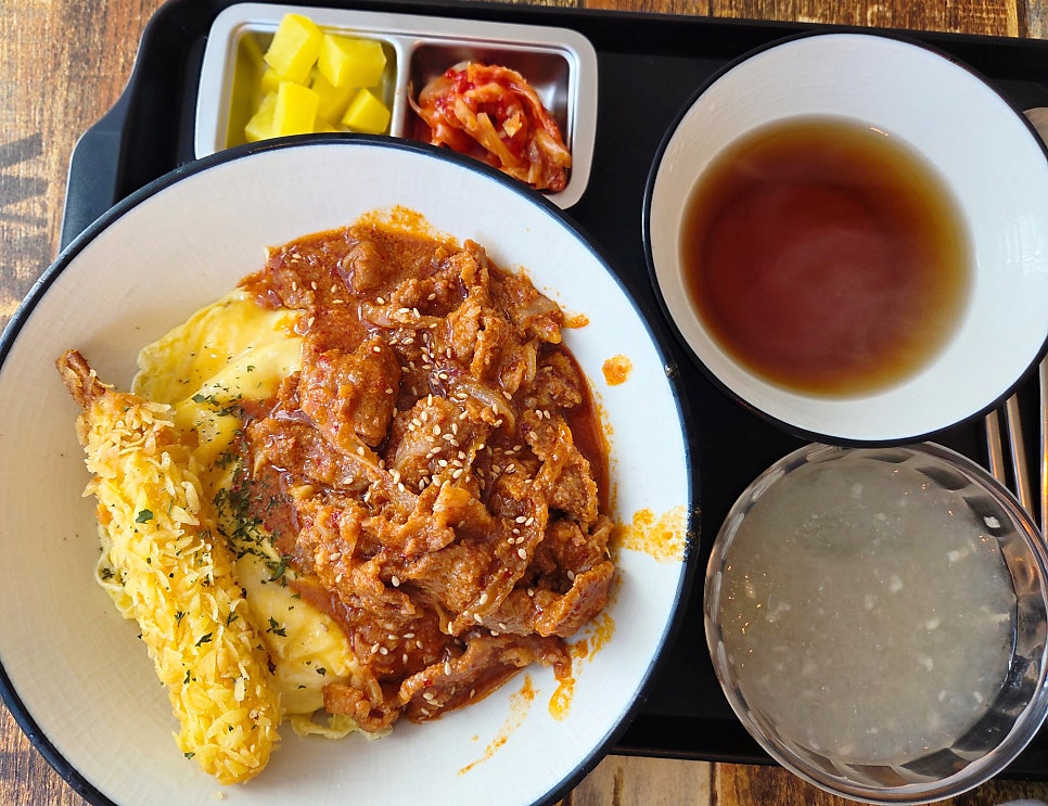 구름계란덮밥 서울대점 사진 4