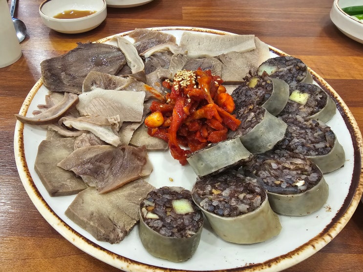  부산 가야 본가진국 수육