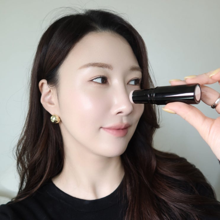 맑고 촉촉한 광채피부 치트키! 샤넬 바움 에쌍씨엘 글로우스틱 트렌스페어런트 컬러  2통째 (사용방법)