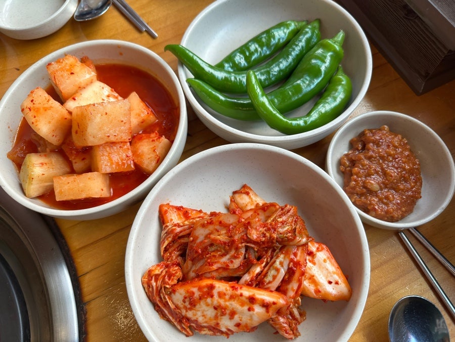 전준수명품청기와감자탕 역곡역점 사진 6
