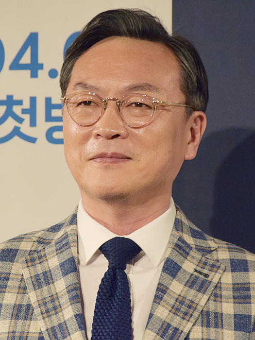 배우 김의성의 솔직한 연애 이야기…두 번의 이혼 이후 15년 사랑을 이어온 이유