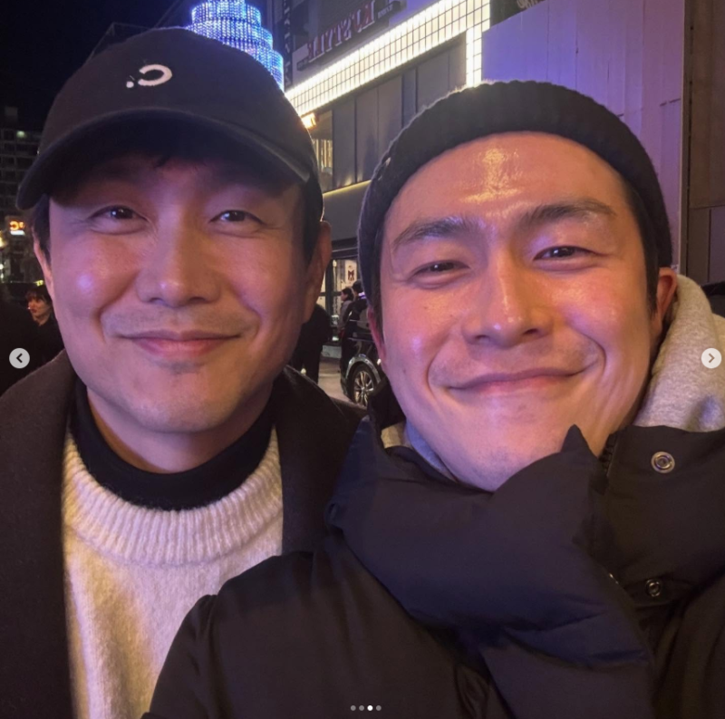 쌍둥이 아니야? 언뜻 보면 헷갈리는 닮은꼴 스타들