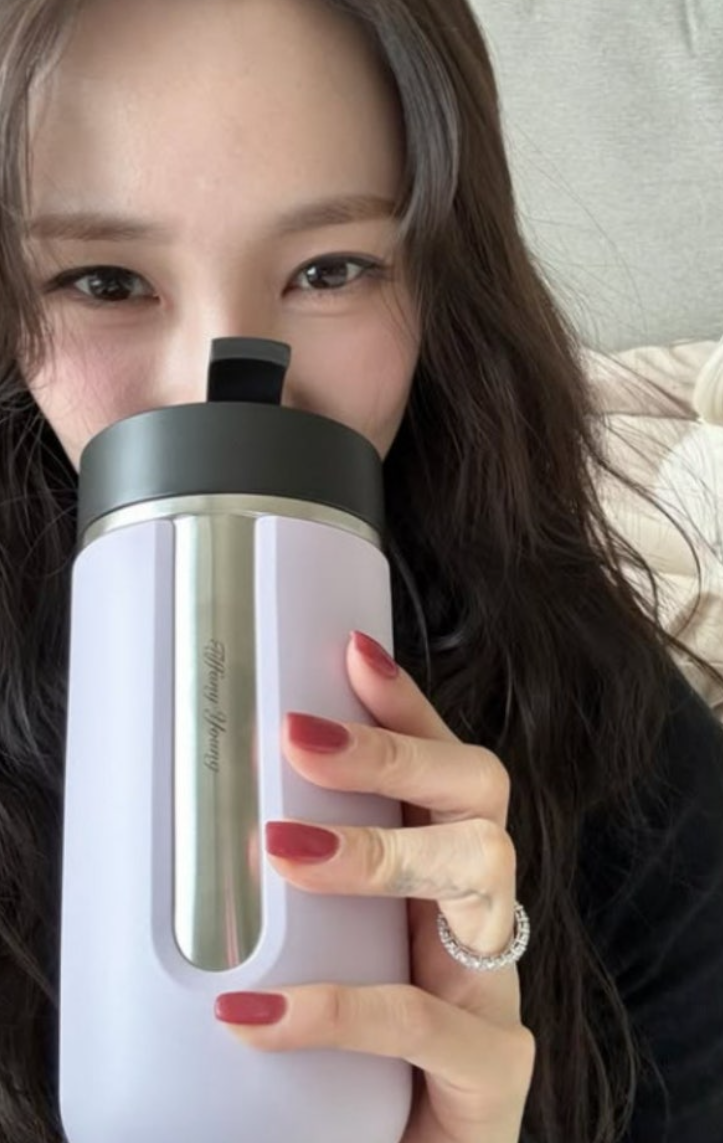   변요한과 법적 부부 된 티파니 영! 혼인신고 후 포착된 눈부신 약속의 반지