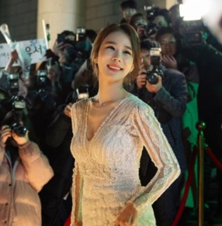 [<b>유인나</b> 프로필] <b>나이</b> 실화? 방부제 미모와 넷플릭스 '월간남친... 