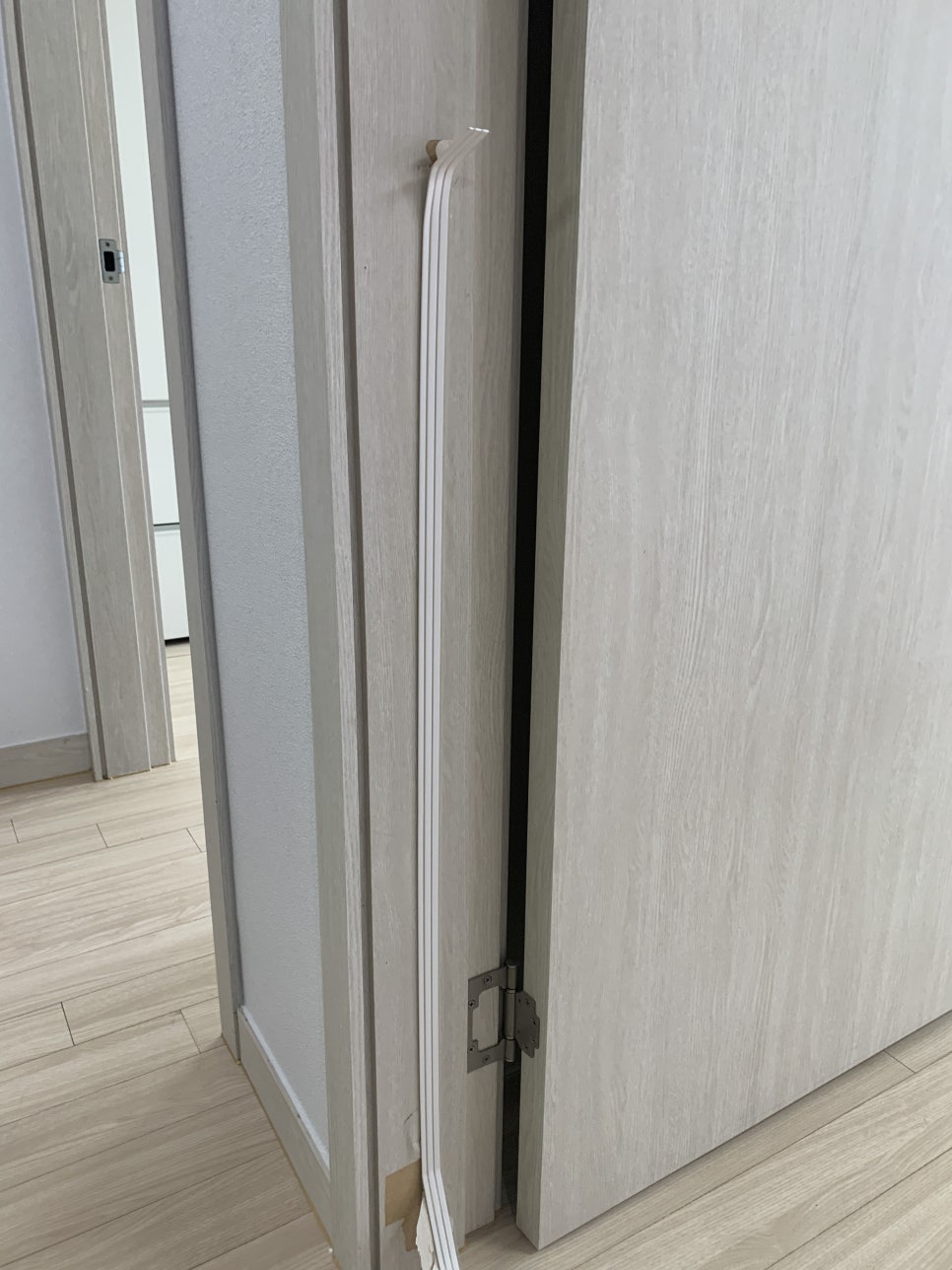 문틀시트지복원업체 성남현장 전문가를 불러야하는 이유