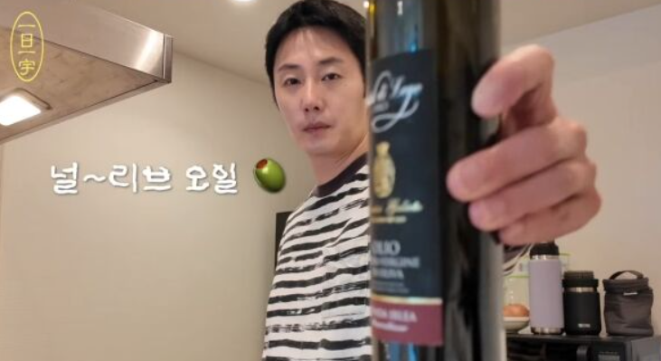   "이게 어울린다고?" 일본 거주 중인 정일우가 공개한 역대급 파스타 레시피