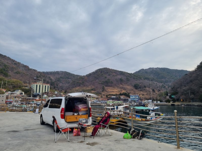 경남 통영 차박여행, 달이 아름답다는 달아항에서 낚시천국 척포항까지 해안 드라이브를 즐....
