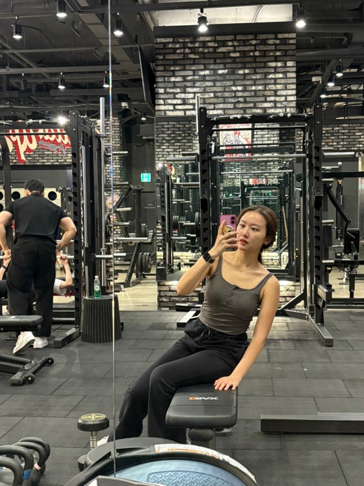  종각 헬스장 빌드업피트니스 PT 종각역점 퇴근 전후 1:1로 배우는 이혜영 여자 트레이너