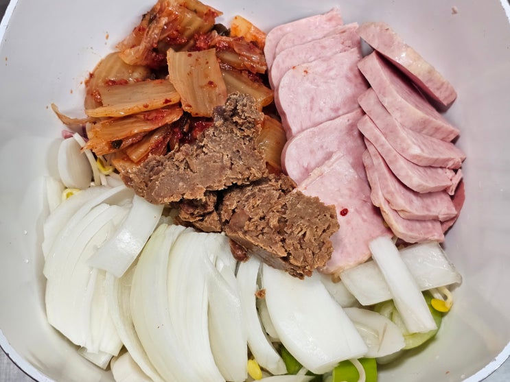  부대찌개 밀키트 추천! 쟌슨빌 부대찌개 밀키트 레시피 진한 국물 맛내는 킥은 '이거'