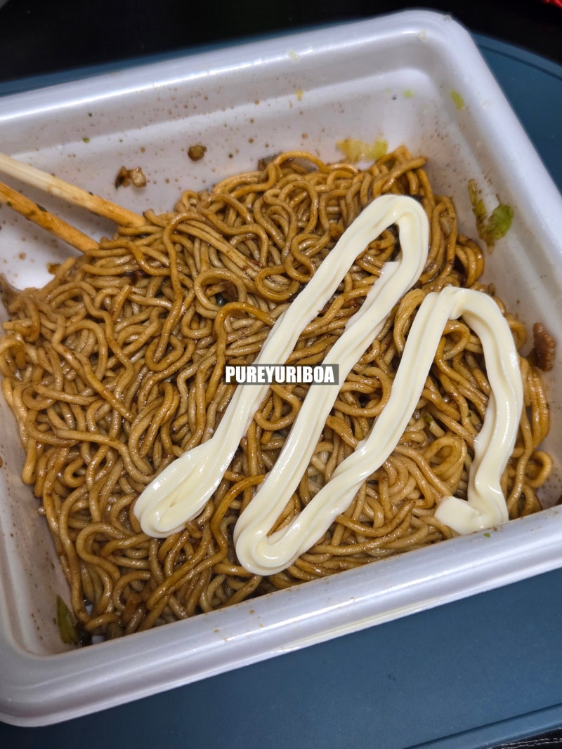 일본 편의점 컵라면, 닛신 야끼소바 UFO 곱빼기 후기