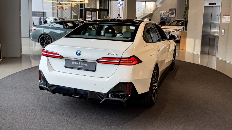 2025 BMW 5시리즈 플러그인 하이브리드 530e MSP 내쇼날모터스 전주 전시장, 포토 제원 모의견적