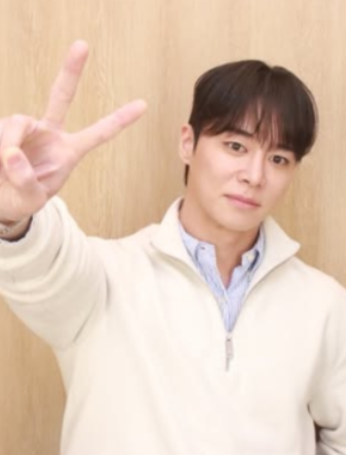   실루엣의 주인공은 누구?! '나는솔로' 30기 영수, 럽스타그램 포착에 난리 난 현커 정체 ㄷㄷ