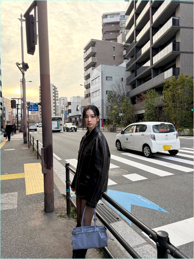  "가방 하나 바꿨을 뿐인데?" 카리나,이유미의 도파민 터지는 봄 컬러백 레시피