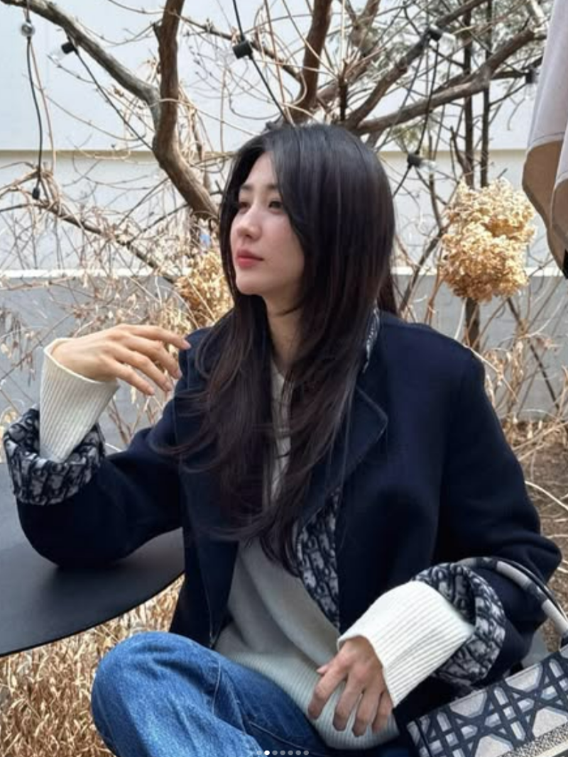 “저게 얼마야?”박하선 명품 디올 코트, 분위기 살린 반전 봄 데일리룩 패션