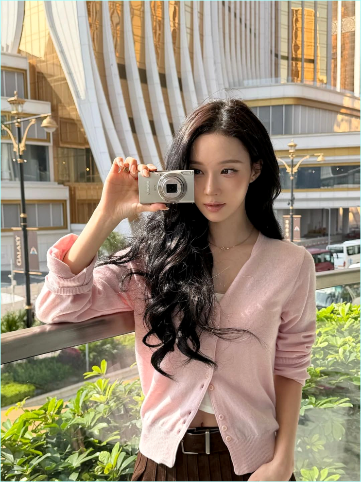  "가디건 한 장으로 기선제압?" 윈터·슬기·권은비·김나영의 한 끗 차이 레전드 코디