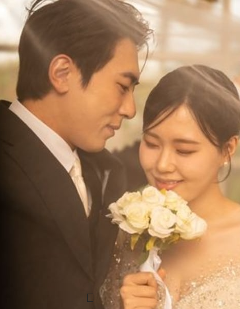 김원훈 엄지윤 결혼 숏박스 장기 연애 커플 15년 결실 4월 1일 결혼식 정보 와이프 자녀 군대 M....